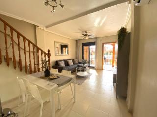 Casa Sarah Torrevieja with pool view and garden - Torrevieja - 2