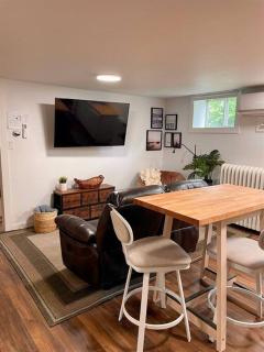 STAY IN SARNIA - Milne Mansion - Souterrain Apartment - Sarnia - 9
