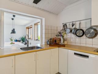 Holiday Home Santuzza - 100m from the sea by Interhome - Svaneke - 4