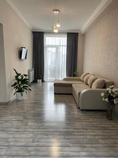 Centrally-located apartment on Tsereteli Avenue - Tbilisi - 7