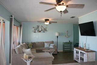 Coastal Hideaway-Pet Friendly-Pool-Tennis-Near Shops! - Destin - 3