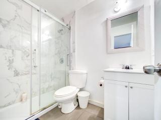 Cozy & Stylish 2Br-condo 2min from bell center 314 - 6