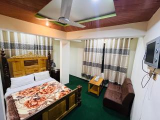 Blue Sky Hotel & Restaurant - Skardu - 0