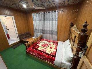 Blue Sky Hotel & Restaurant - Skardu - 3