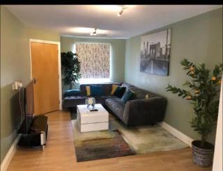 3 Bed House - Sleeps 6 - Garden - Parking - 9