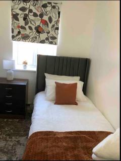 3 Bed House - Sleeps 6 - Garden - Parking - 5