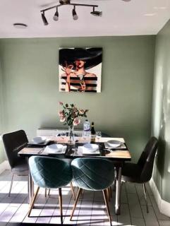 Stunning 3-Bed House in Bristol - Bristol - 3