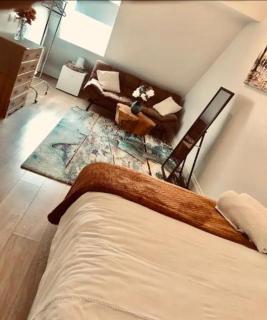 3 Bed House - Sleeps 6 - Garden - Parking - 2