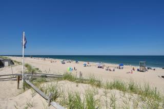 Fully fenced yard and minutes to bayside beaches - Eastham - 4