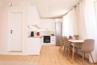 Patras Luxury Apartment - 0