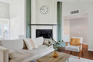 Charming 3 Bedrooms Escape w Pool Yard Foosball - Plano - 4