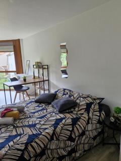Joli studio une pièce 15min à pied centre dEpinal 4 personnes grâce au canapé lit, parking privé gratuit et parking extérieur gratuit Machine à laver TV wifi machine à café linge de lit et serviettes fournis - Chantraine - 6