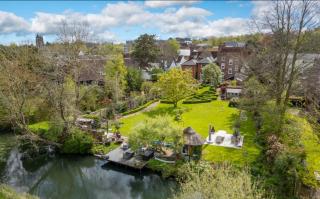 London- Large Period Town House with river front - 9