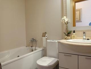 3 Bed Flat - Sleeps 6 - Pool - Garden - Parking - 8