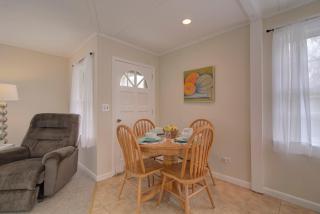 Fully fenced yard and minutes to bayside beaches - Eastham - 2