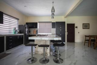 New Family-Friendly Poolside Escape - Pazulco - 1