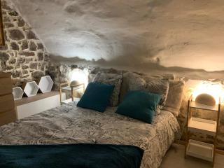Dans le charme de la pierre - La Garde - 0