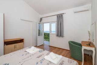 Apartment Marina Makarska - Quiet Oasis with Heated Pool & Panoramic Sea View - 3