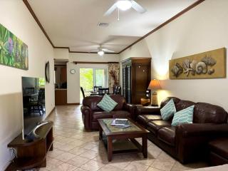 Near Marina Luxury Condo with Pool, Gym, Gold and more - La Herradura - 8