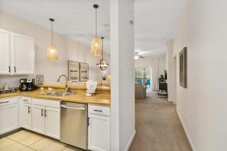 Second floor upgraded condo in Bahama Bay 2 bedrooms - 1