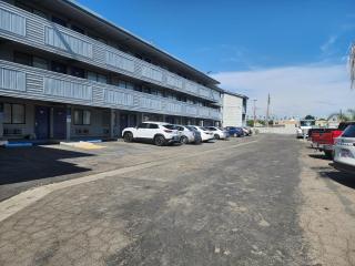 Budget Inn - Corcoran - 3