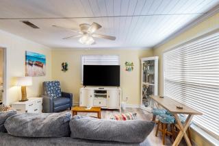 Sea and Sun Cottage #5- Splendid Adventure - Gulf Shores - 3