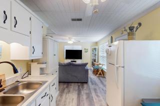 Sea and Sun Cottage #5- Splendid Adventure - Gulf Shores - 1