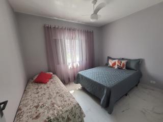 BEIRA MAR II dorm ap207 - TUPI - 15 metros da praia - 2 dormitórios com VARANDA - WI FI e acomoda até 8 pessoas - ESTACIONAMENTO Gratuito - Praia Grande - 6