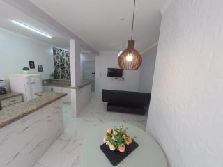 BEIRA MAR II dorm ap207 - TUPI - 15 metros da praia - 2 dormitórios com VARANDA - WI FI e acomoda até 8 pessoas - ESTACIONAMENTO Gratuito - Praia Grande - 0