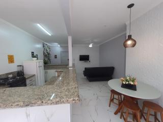 BEIRA MAR II dorm ap207 - TUPI - 15 metros da praia - 2 dormitórios com VARANDA - WI FI e acomoda até 8 pessoas - ESTACIONAMENTO Gratuito - Praia Grande - 5