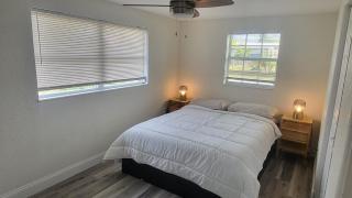 Quiet canal home - 8