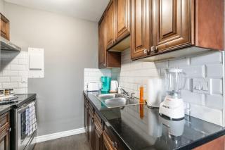 1BR Apartment in Glenview West - Hamilton - 2