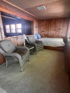 The Hygge Hideaway - Carp Lake - 9