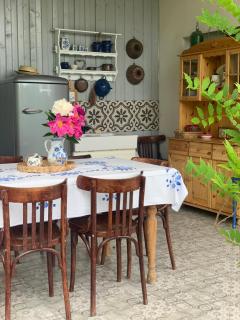 Backyard Cottage - 6