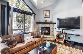 3 Bedroom Ski In, Ski Out Townhome At Snowflake Lift - 9