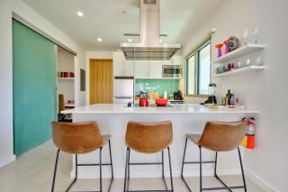 Luxury Condo at Harbour Walk - 7