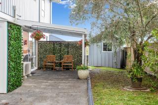 Seaside Escape is close to the beach - Auckland - 6