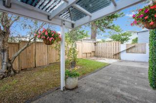 Seaside Escape is close to the beach - Auckland - 9