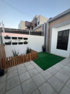 Casa completa há 10 minutos da praia - 0