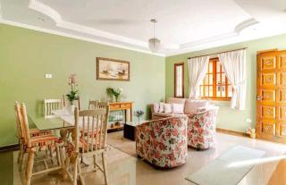 Casa espaçosa e aconchegante com lareira em Campos do Jordão - 0