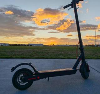 Cosy Central Home - Walk to CBD & Free EScooters! - 8