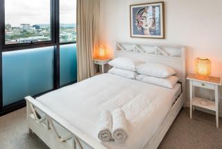 Impeccable 2-Bed with Pool & Outdoor Dining - Brisbane - 2