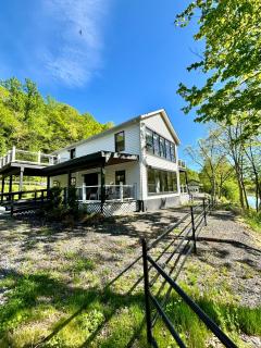 Saugerties Modern Charm with Creekside access and views - Saugerties - 0