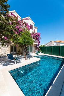 Family friendly apartments with a swimming pool Supetar, Brac - 12893 - Supetar - 3
