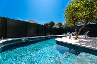 Family friendly apartments with a swimming pool Supetar, Brac - 12893 - Supetar - 2