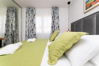 Family-friendly apartments with swimming pool Supetar, Brac - 12893 - 2