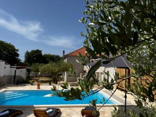 Family friendly apartments with a swimming pool Radasinovci, Biograd - 22312 - Drlićeve Kuće - 9