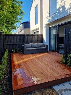 Central Home with Internal Garage - Close to CBD! - Christchurch - 5