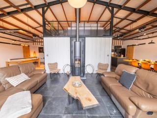 Farmstay with indoor swimming pool - Goesnes - 8