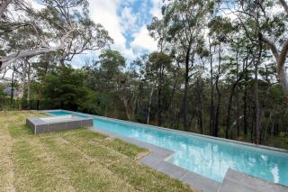 Valencia Relax Swim and Spa - Yerrinbool - 1